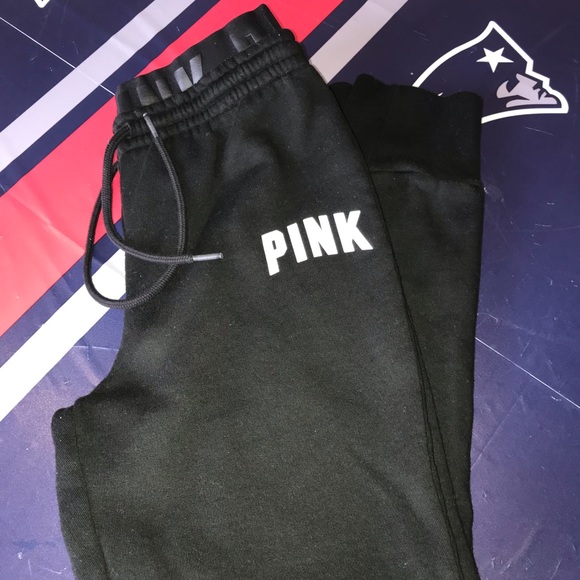 SOLD 🥳 Victoria Secret Pink Outfit - Picture 6 of 6